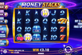 Base game win in the Money Stacks slot machine